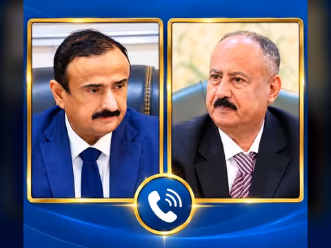 وزير النقل يعزي محافظ شبوة في اتصال هاتفي ويدين ويؤكد مساندته له