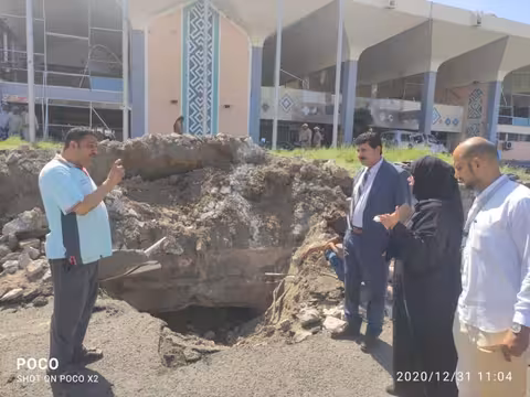 اللجنة الوطنية تحقق ميدانياً في الهجمات الحوثية على مطار عدن الدولي