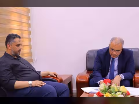 وزير التربية يوقع اتفاقية لإعادة تأهيل 3 مدارس في ريف تعز