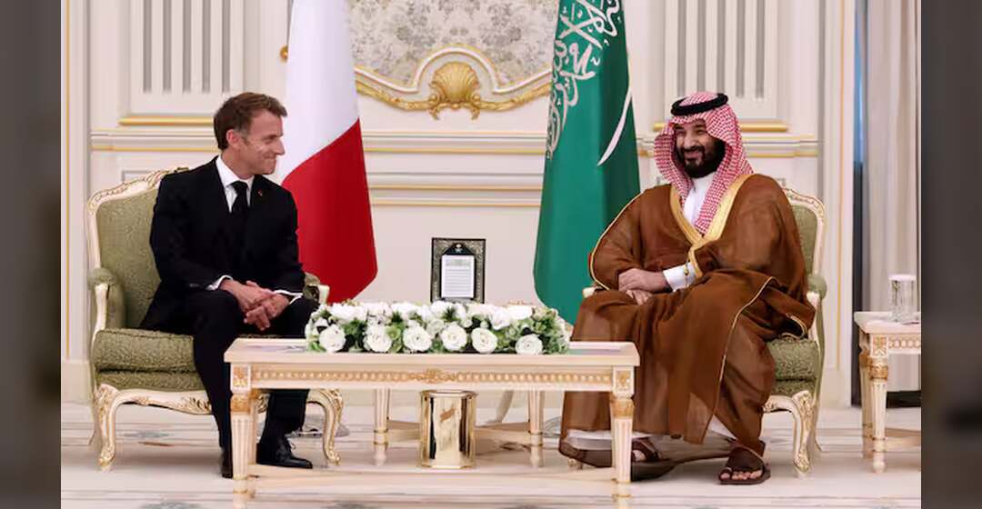 قراءة في أبعاد زيارة الرئيس الفرنسي للسعودية..من الأمن والدفاع إلى رؤية 2030