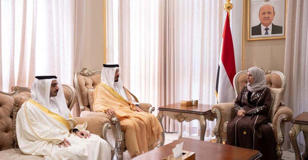 وزيرة الخارجية تبحث مع السفير البحريني علاقات التعاون وتستعرض تداعيات التصعيد الحوثي المستمر