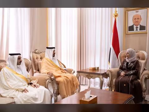 وزيرة الخارجية تبحث مع السفير البحريني علاقات التعاون وتستعرض تداعيات التصعيد الحوثي المستمر
