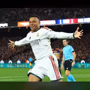 مبابي يقود ريال للفوز 2-1 على برشلونة في الدوري