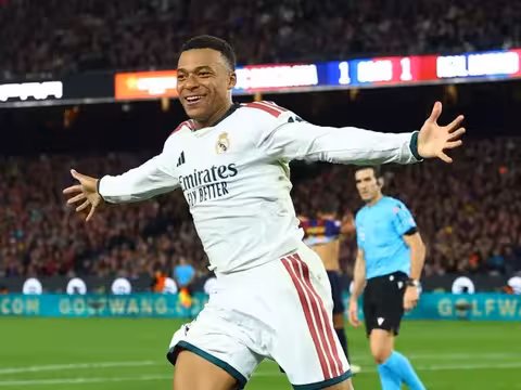 مبابي يقود ريال للفوز 2-1 على برشلونة في الدوري