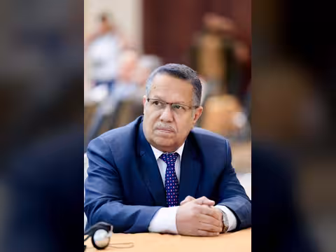 بن دغر: تعز تخوض معركة الدفاع عن الجمهورية وفك حصارها مسؤولية كافة المحافظات المحررة